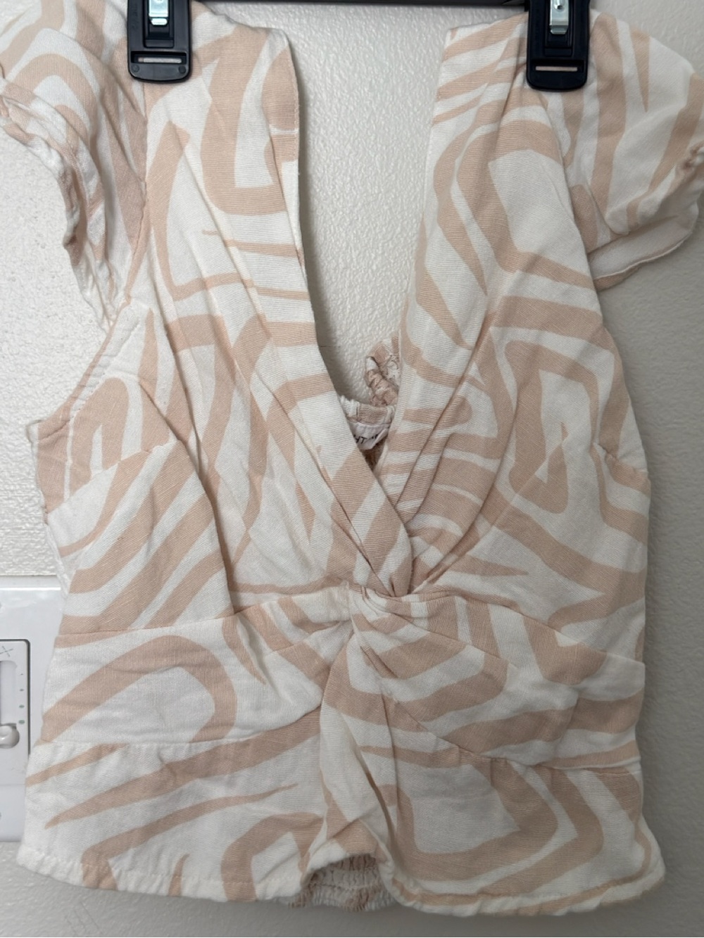 Twist-Front Cap Sleeve Blouse in Beige & White